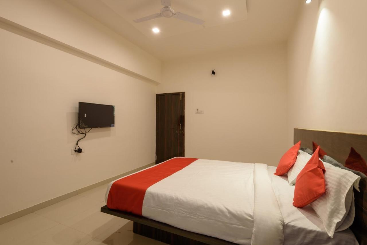 Oyo 22964 Kundan Lawns Hotel Shirdi Exterior foto