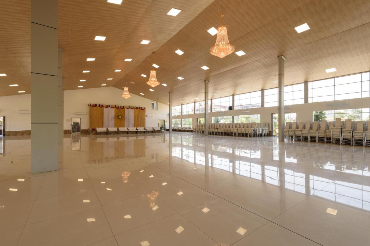 Oyo 22964 Kundan Lawns Hotel Shirdi Exterior foto