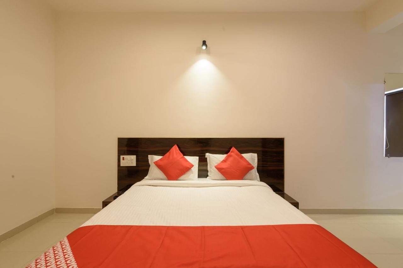 Oyo 22964 Kundan Lawns Hotel Shirdi Exterior foto