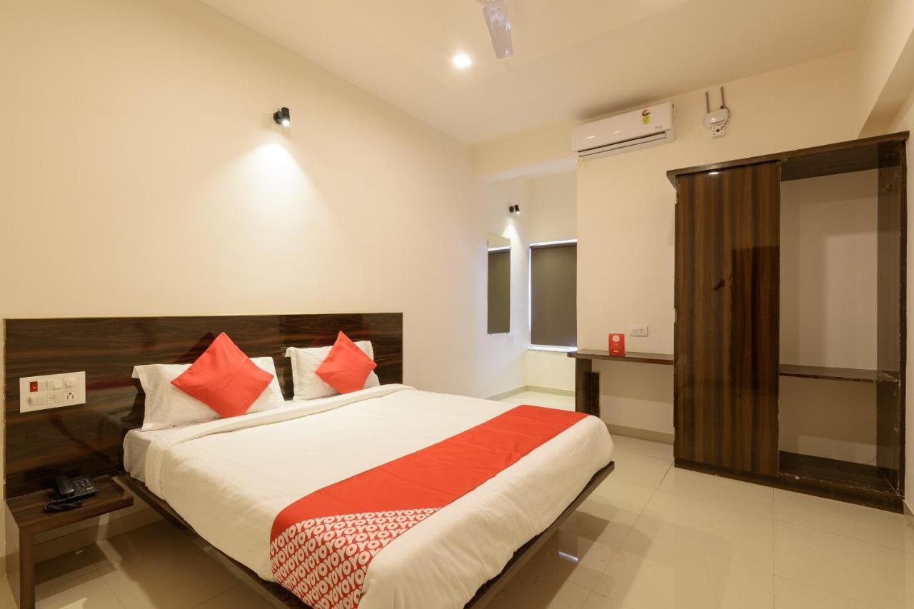 Oyo 22964 Kundan Lawns Hotel Shirdi Exterior foto