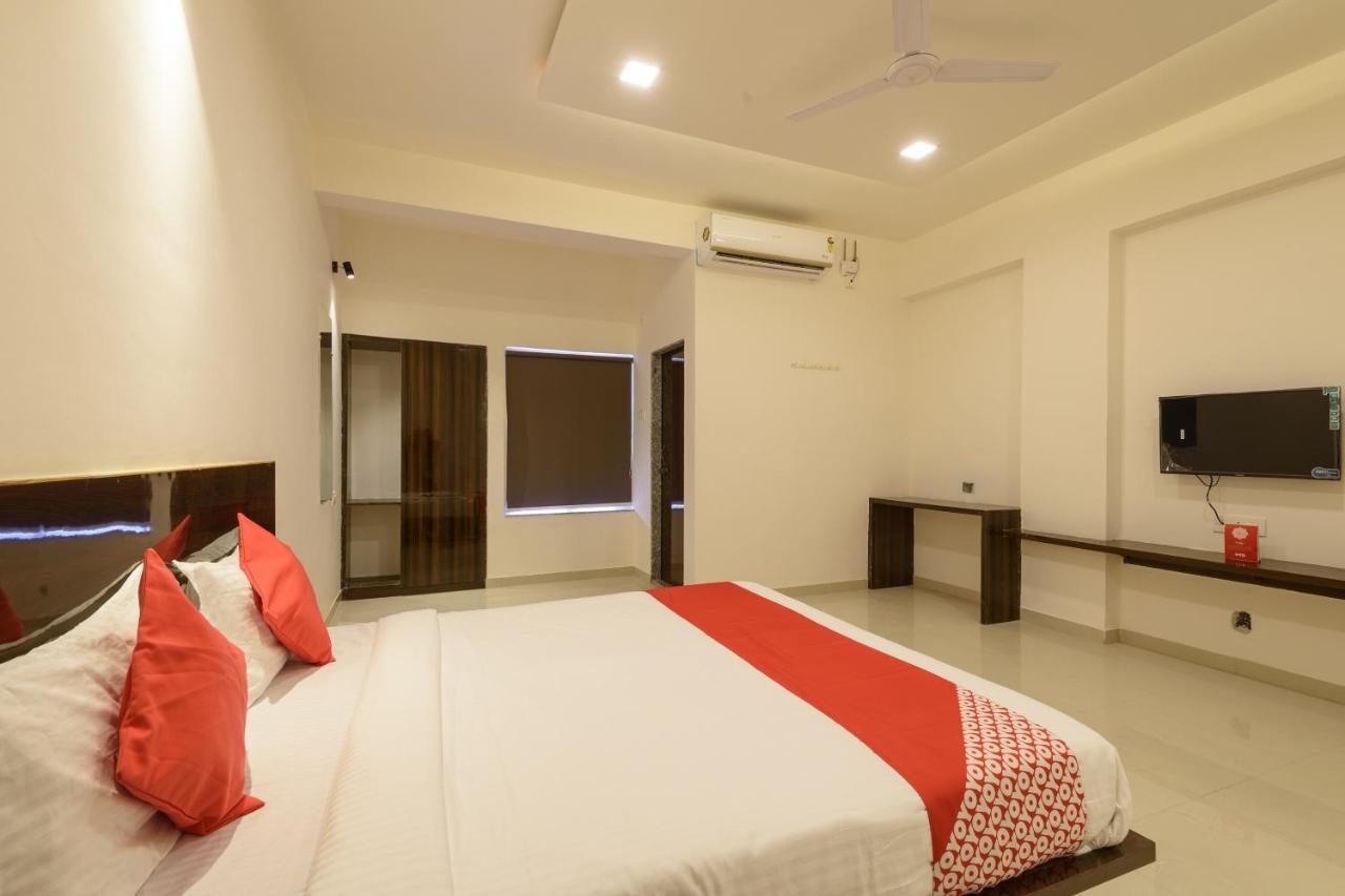 Oyo 22964 Kundan Lawns Hotel Shirdi Exterior foto